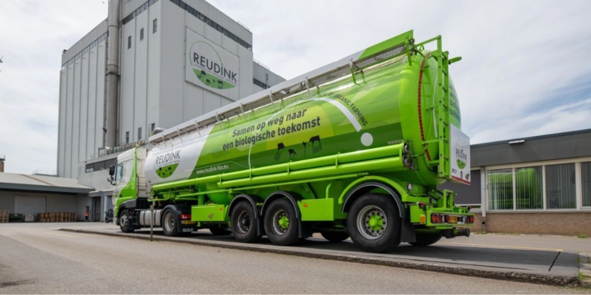 Reudink bulkwagen op weegbrug - Klantenservice ForFarmers Dealers